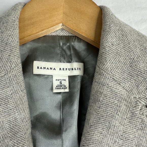 Banana Republic Women's Wool Jacket Oatmeal Gray Herringbone Coat Petite Small - Picture 3 of 8